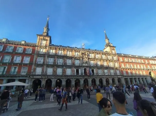 ¿POR QUÉ ESTUDIAR EN ESPAÑA? UNA DECISIÓN QUE CAMBIA VIDAS